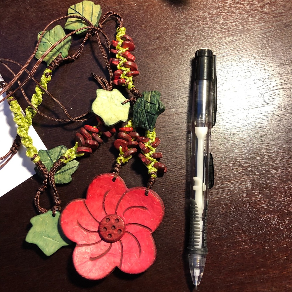 Beautiful Necklace - Picture 5 of 5